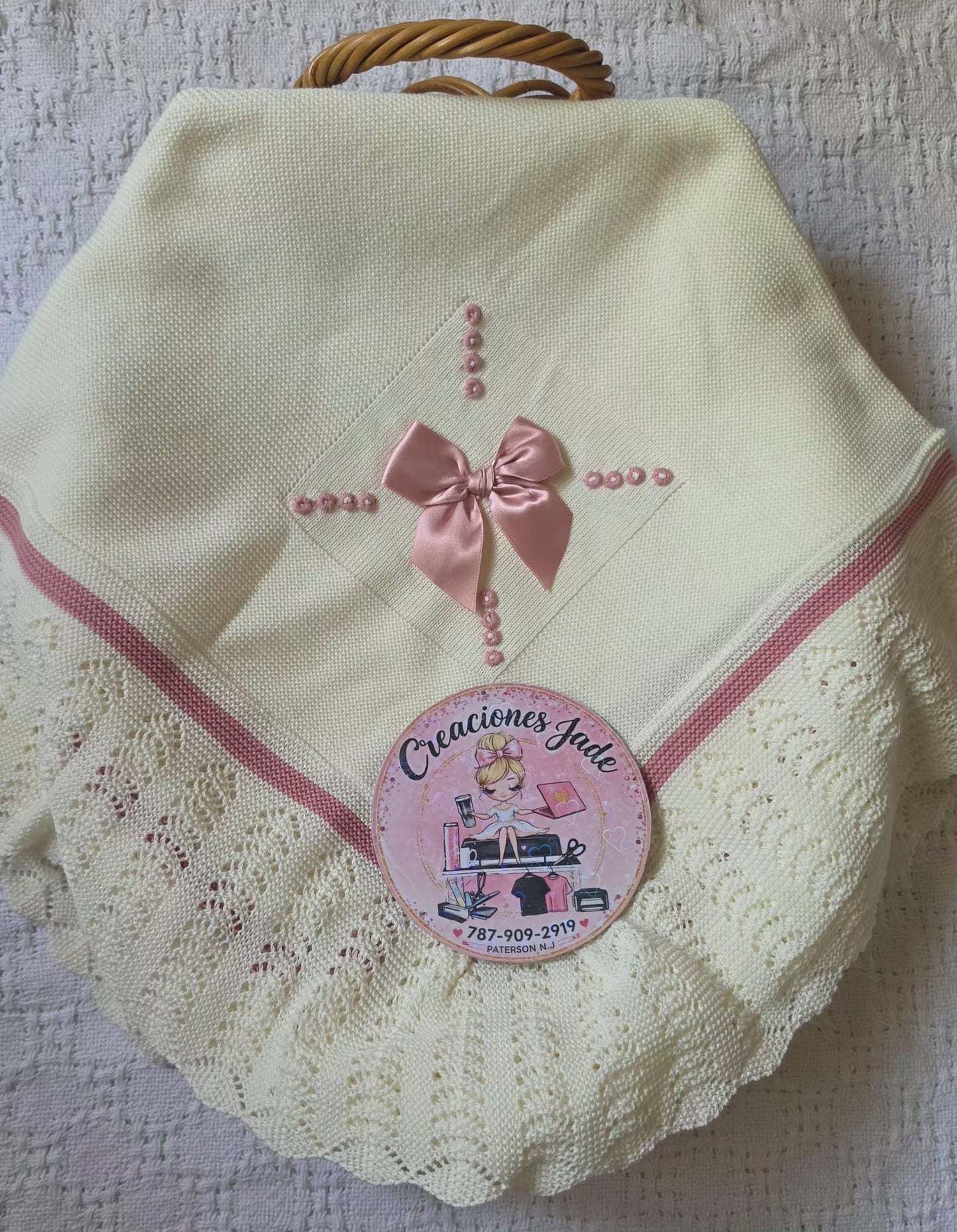 Elegant Knit Baby Blanket 🎀