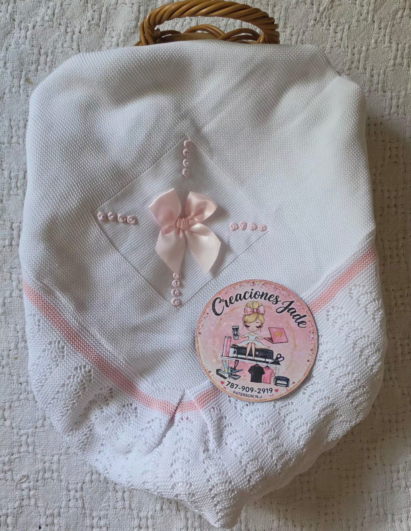 Elegant Knit Baby Blanket 🎀